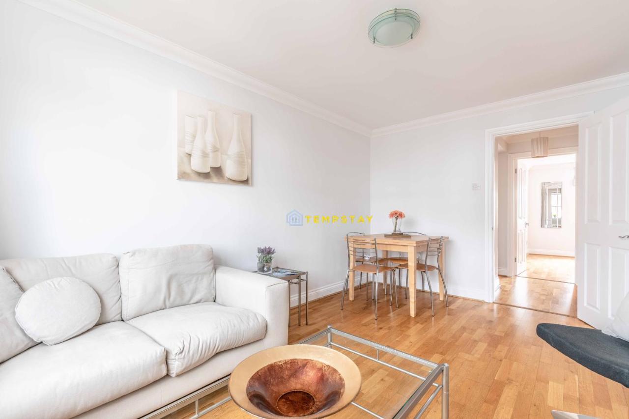 Perfect Spot In Central Windsor & Free Parking! Ngoại thất bức ảnh