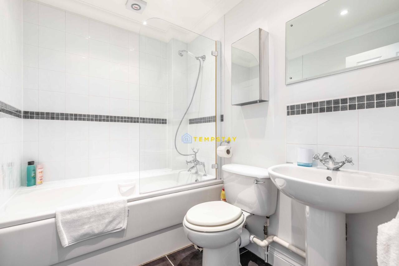 Perfect Spot In Central Windsor & Free Parking! Ngoại thất bức ảnh